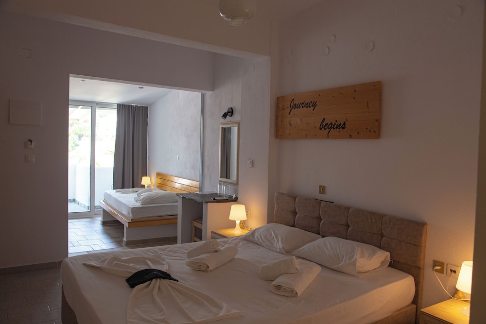 Basic Triple Room photo 1