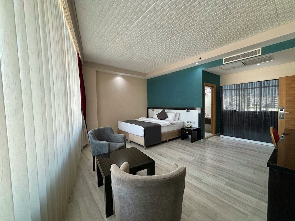 Standard Double or Twin Room photo 2