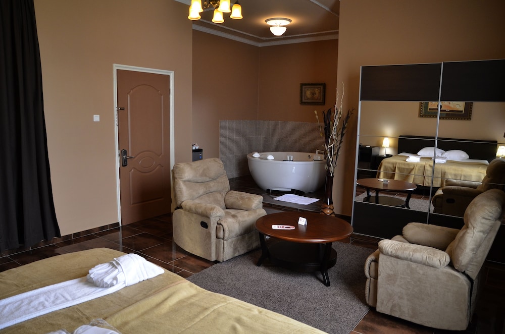 Junior Suite, 1 King Bed photo 1