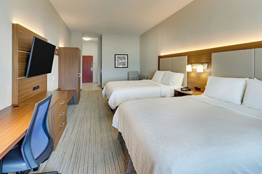 Standard Room, 2 Twin Beds, Accessible (Mobility, Roll-In Shower) photo 2