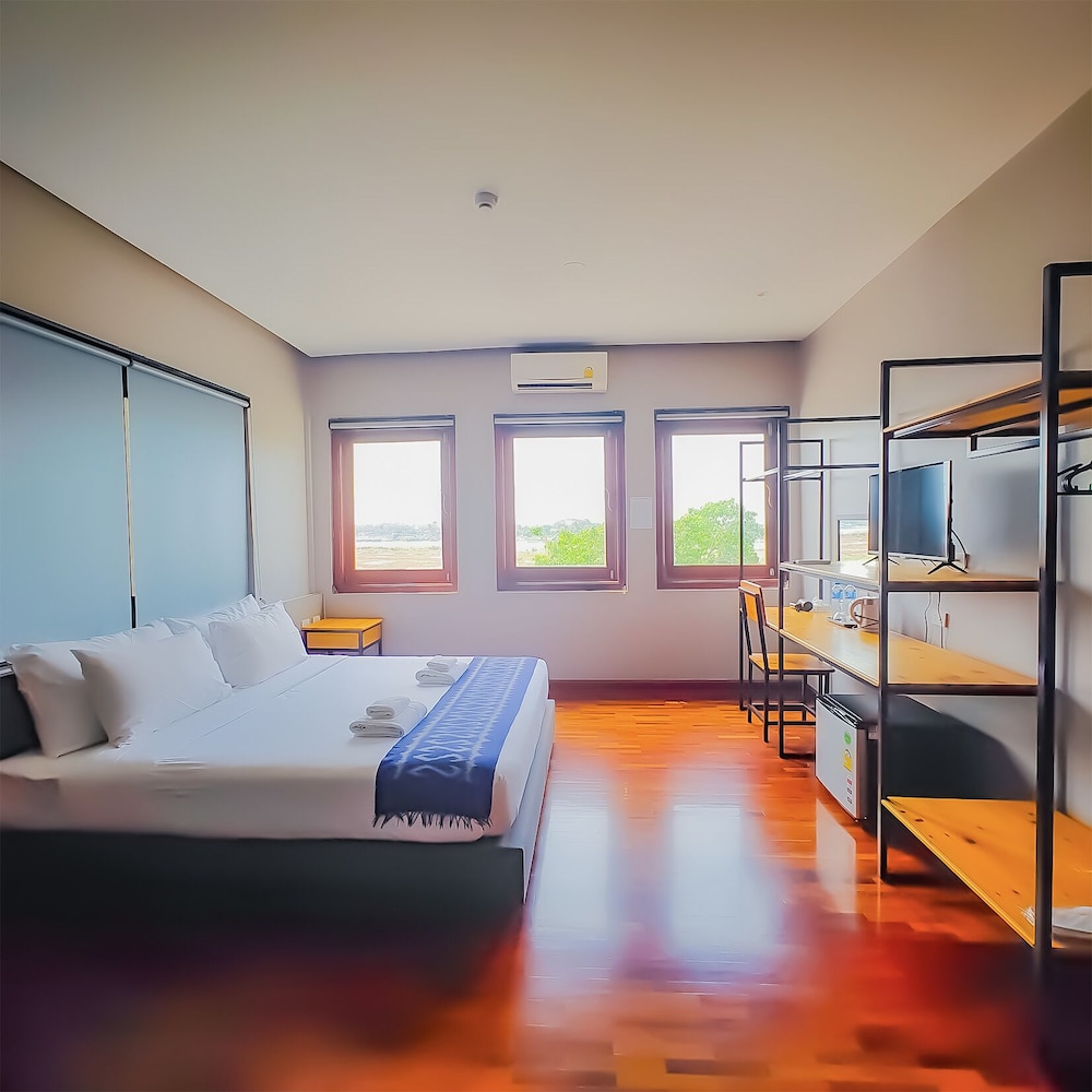 Deluxe Double or Twin Room - Photo 18