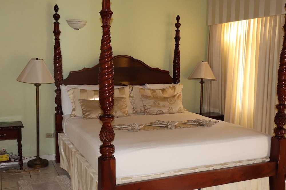 Honeymoon Suite photo 2