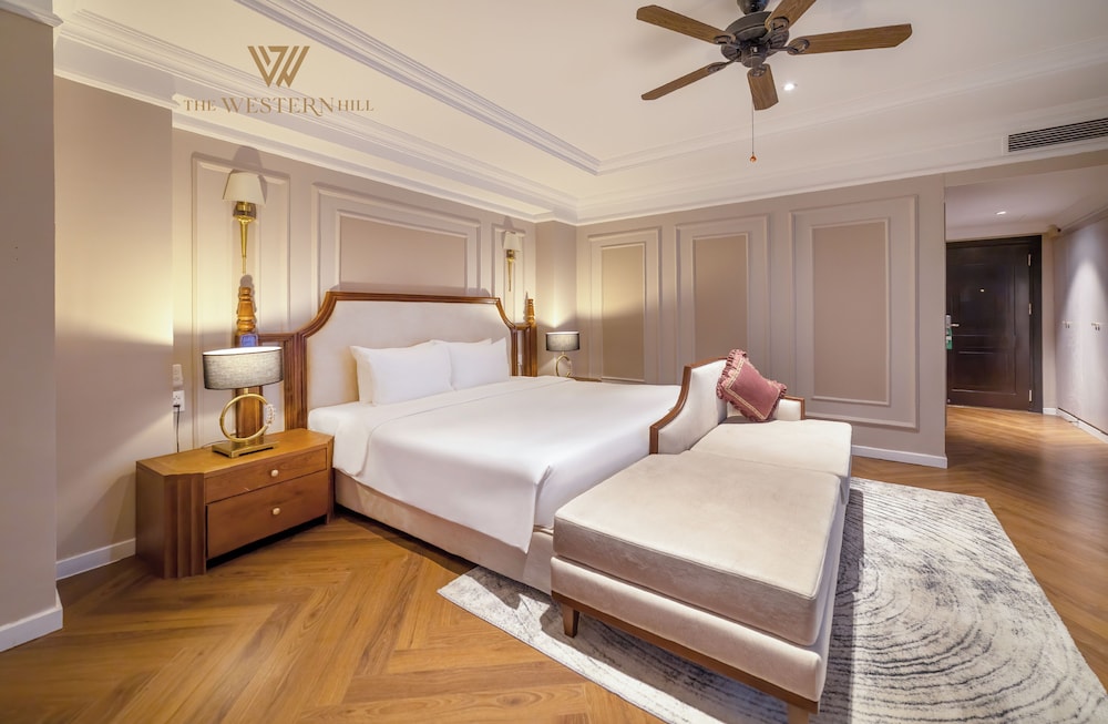 Royal Double Room, City View photo 3
