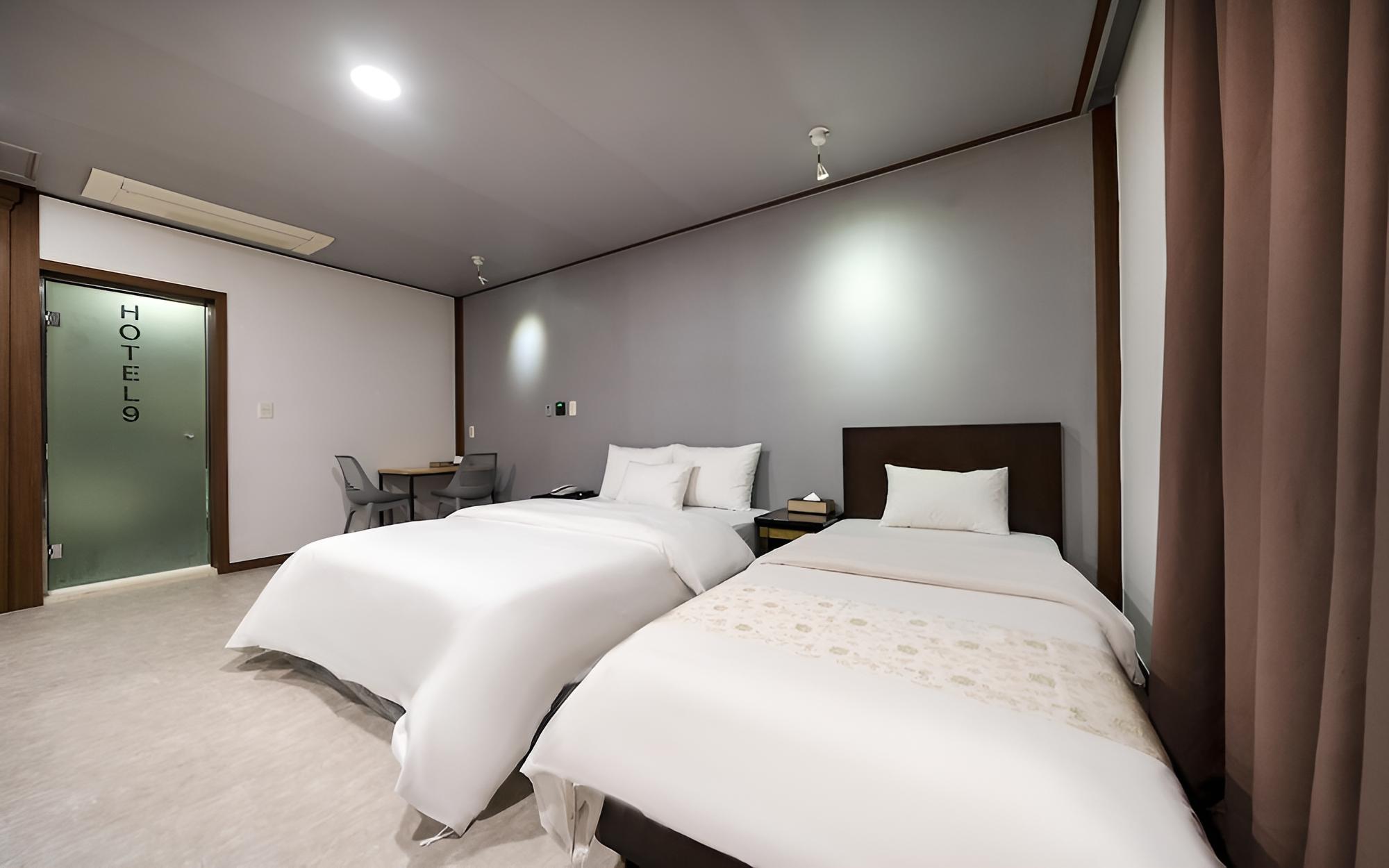 Room (Twin) photo 1