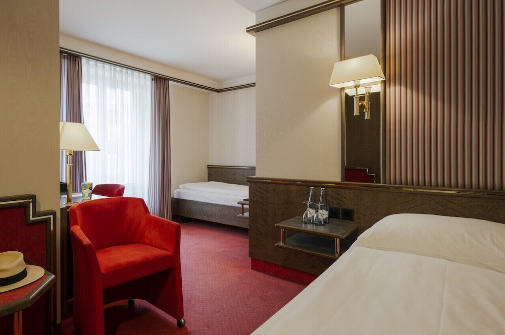 Standard Twin Room - Photo 6