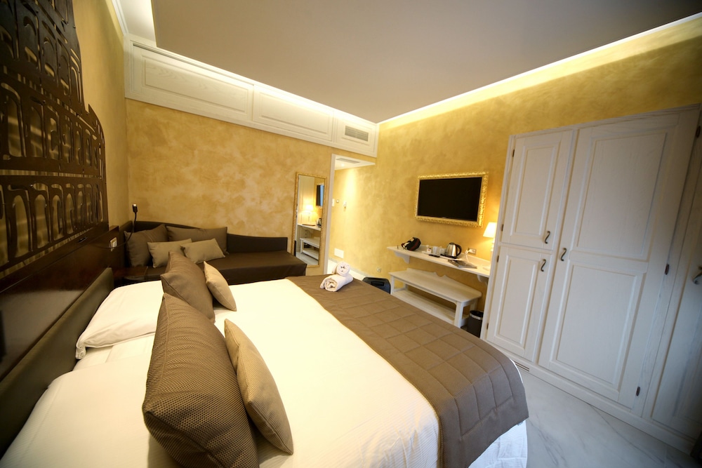 Deluxe Double Room photo 2