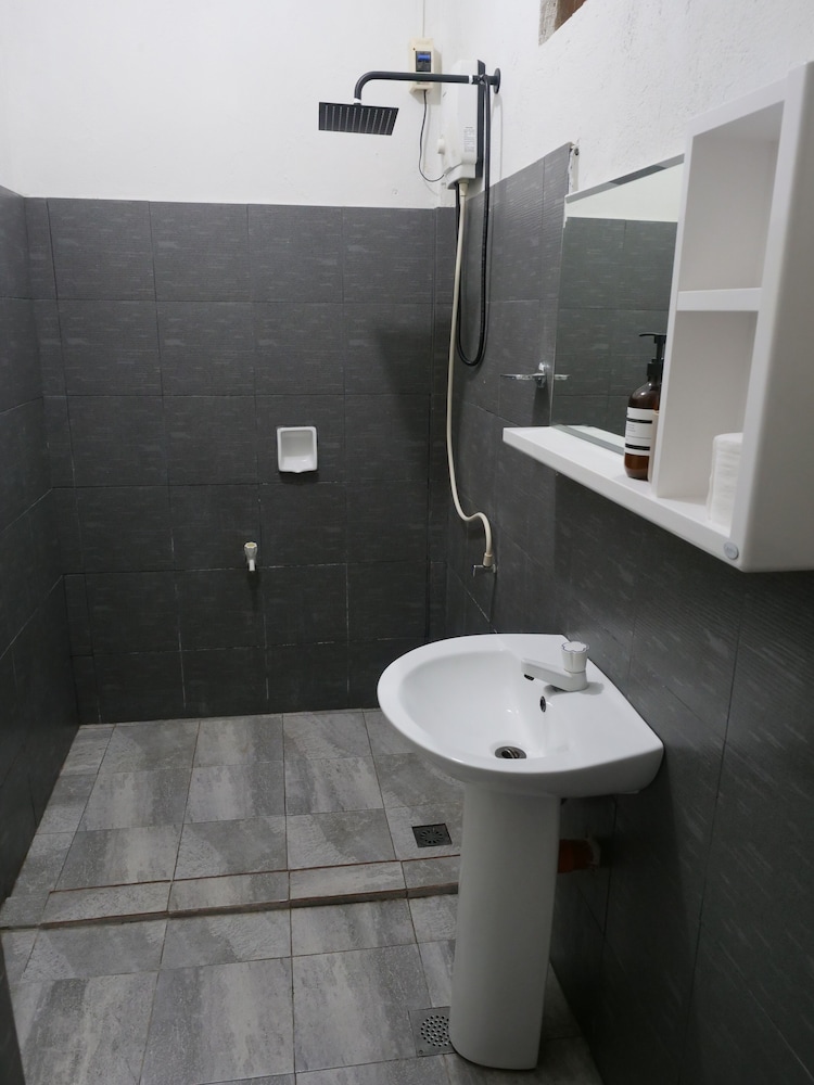 Deluxe Room (A/C) photo 2