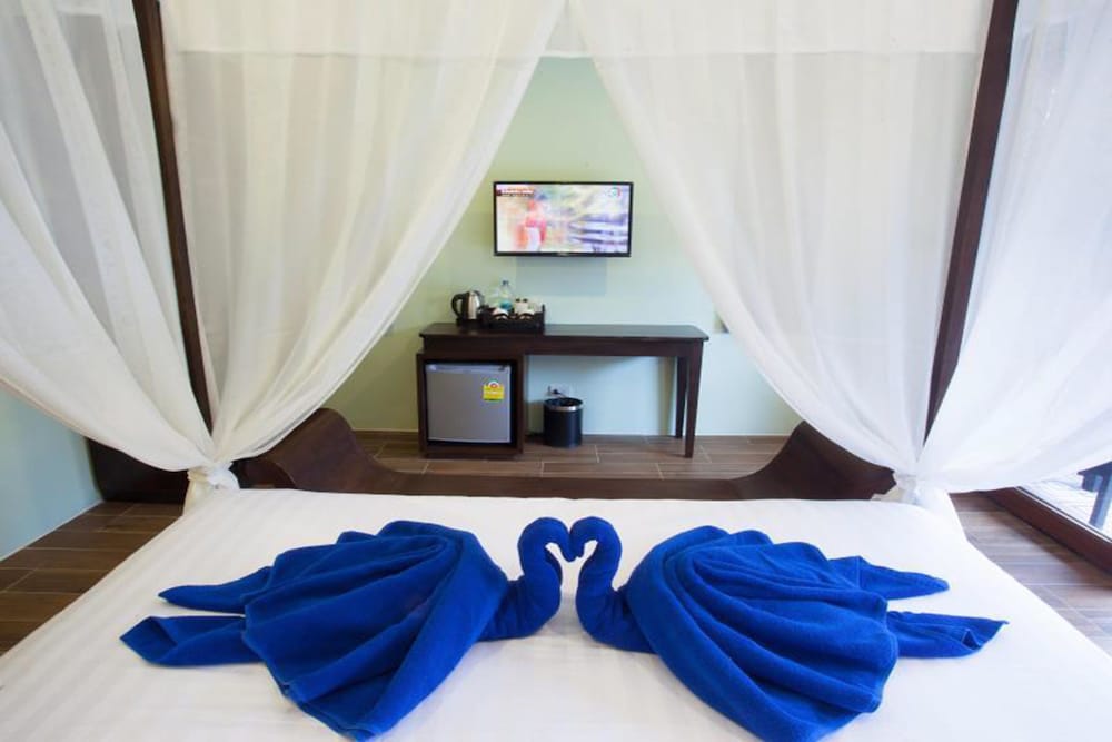 Superior Room, Pool Access photo 2