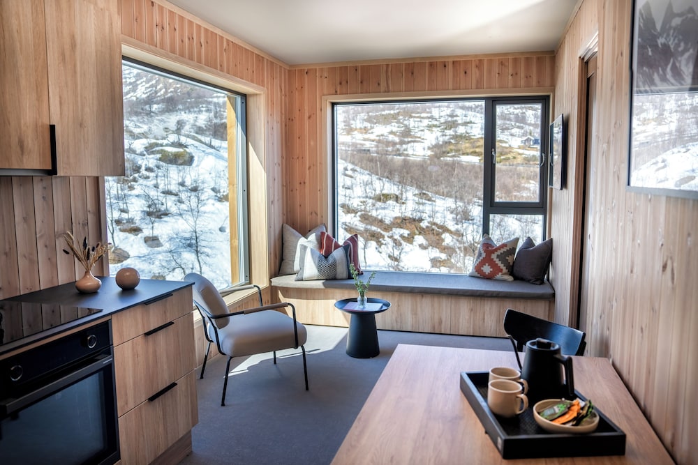 Studio Suite, 2 Bedrooms, Mountain View