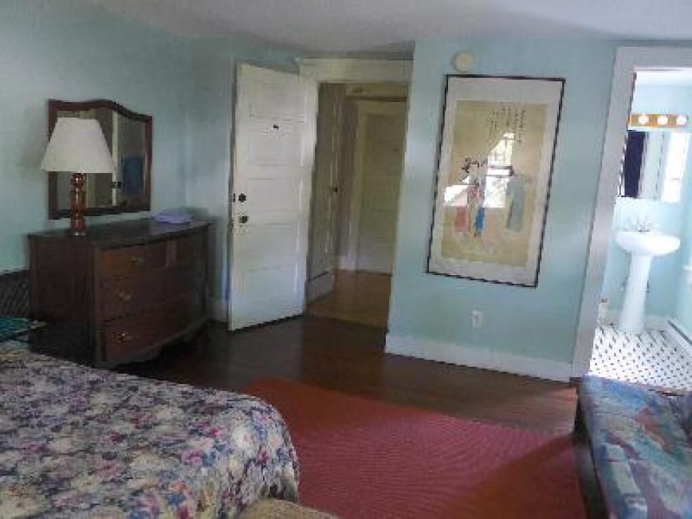 Double Room, Private Bathroom, Garden View (blue room ) photo 1