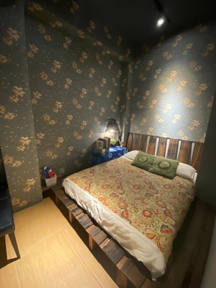Classic Double Room, Shared Bathroom (205) photo 1