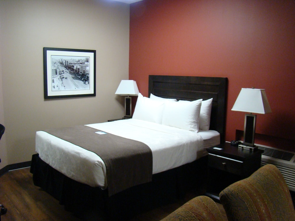 Room, 1 Queen Bed, Non Smoking (Efficiency, Pet Friendly) - Photo 1