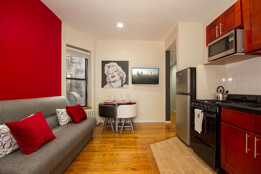 City Apartment, 2 Bedrooms photo 1