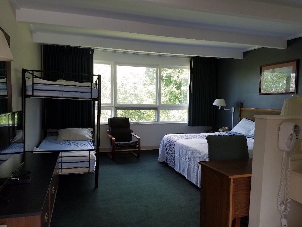 Room, Multiple Beds, Non Smoking photo 3