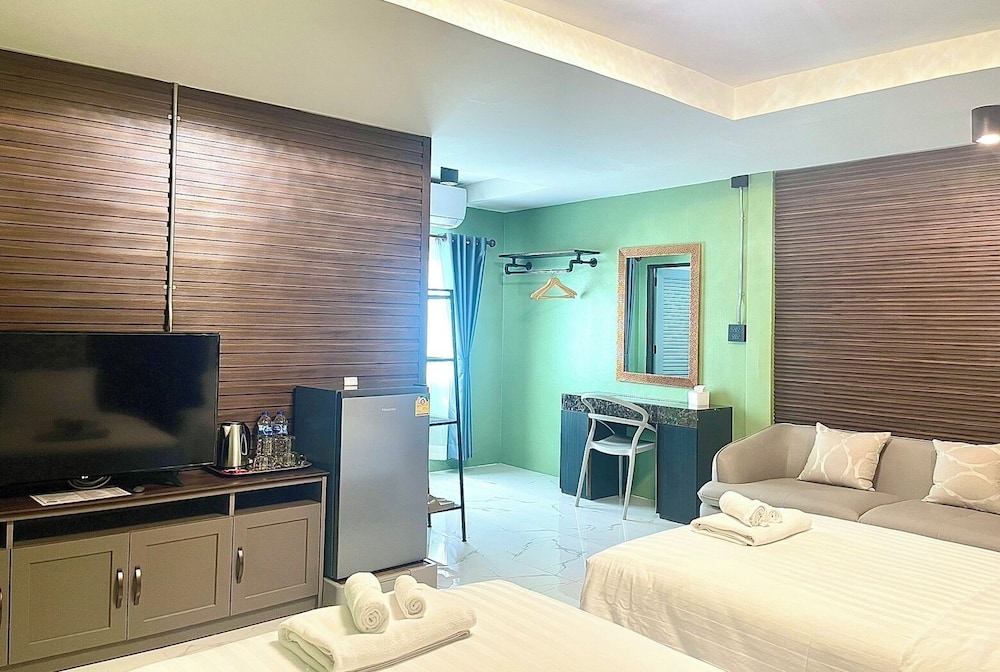 Deluxe Twin Room photo 3