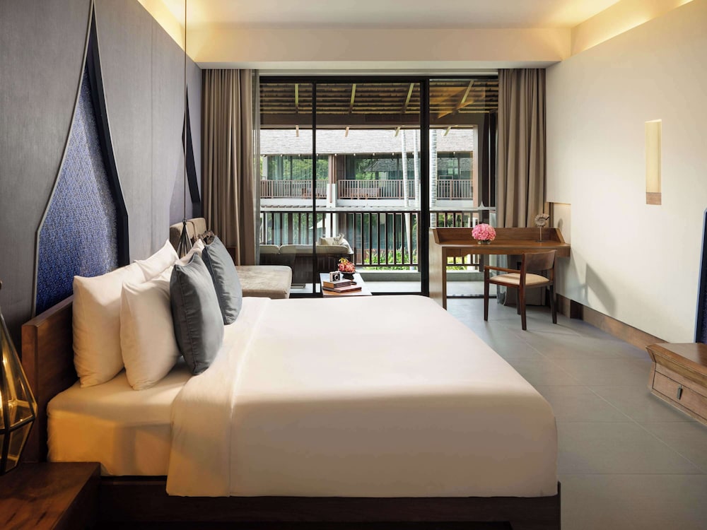 Deluxe Room, Garden View, 1 King Bed & 1 Sofa Bed - Photo 5