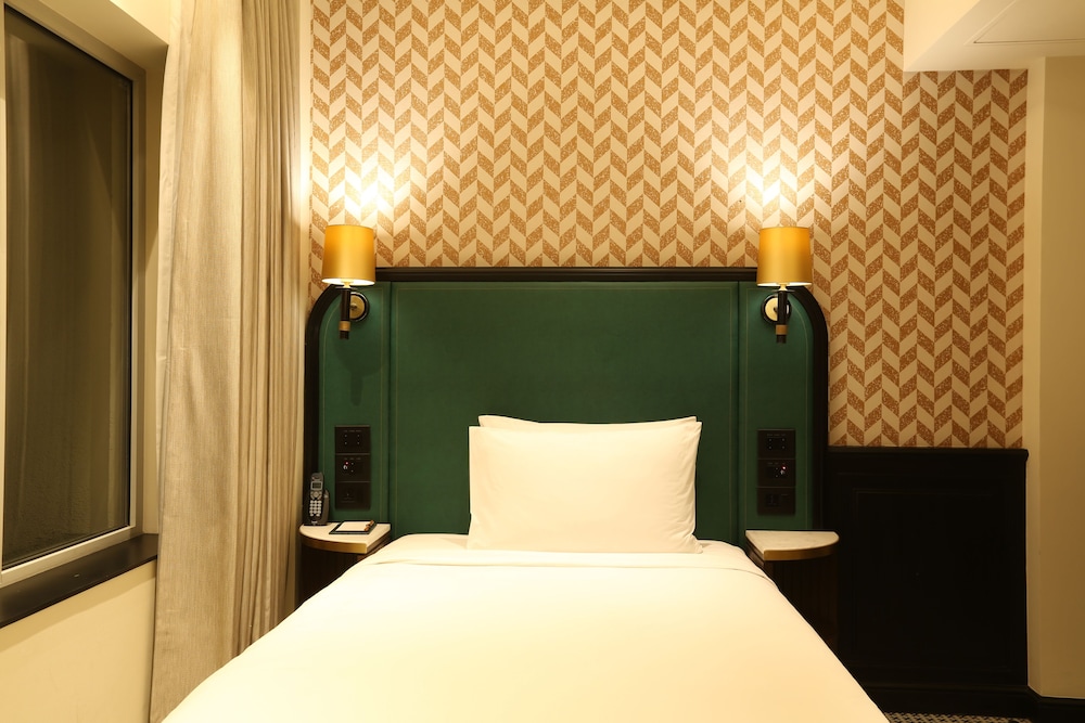 Superior Single Room thumbnail 5