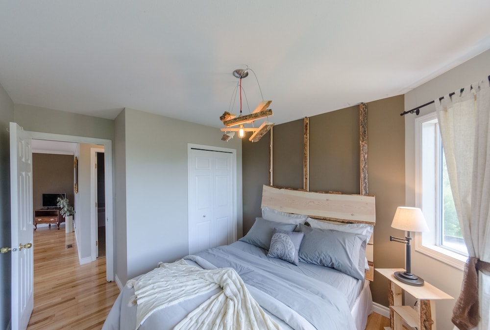 Romantic Suite, 2 Bedrooms, Lake View photo 2