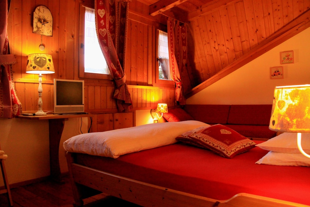 Standard Double or Twin Room, Mountain View photo 1