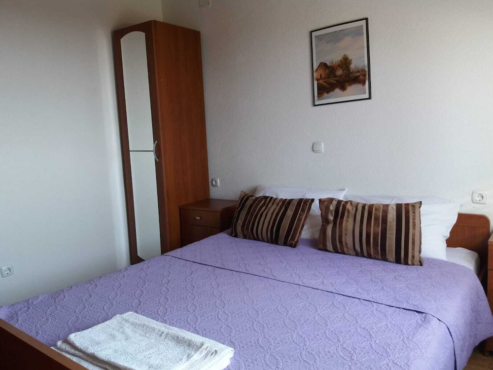 Double Room (R2) - Photo 6