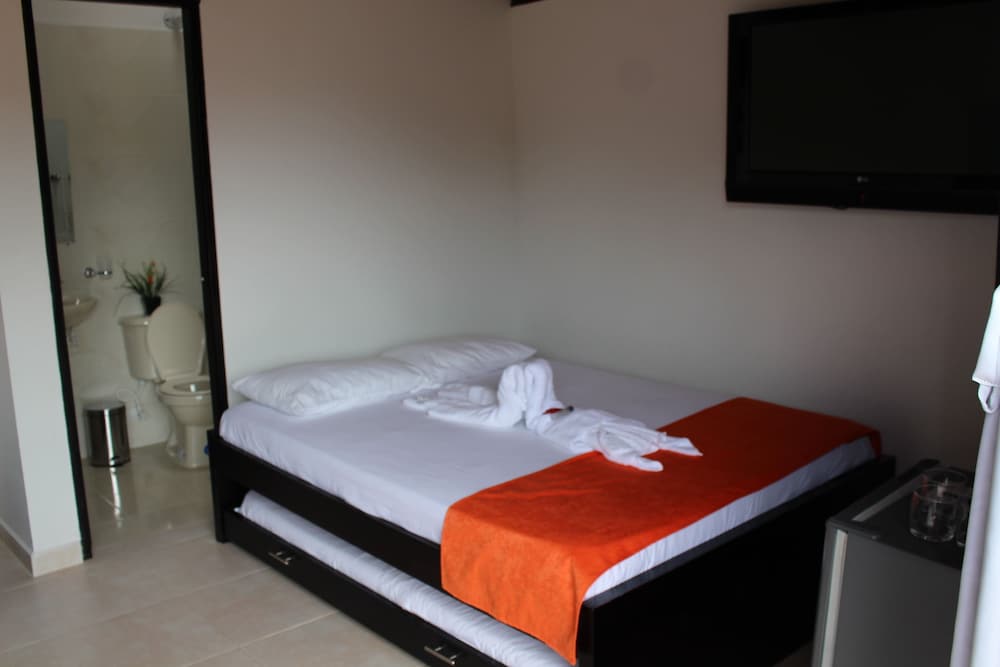 Family Room, Multiple Beds, Accessible, Garden View photo 1