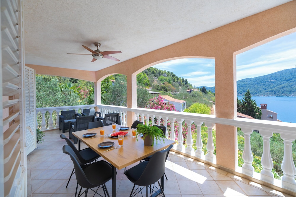 House (Two Bedroom Apartment with Terrace an) photo 3