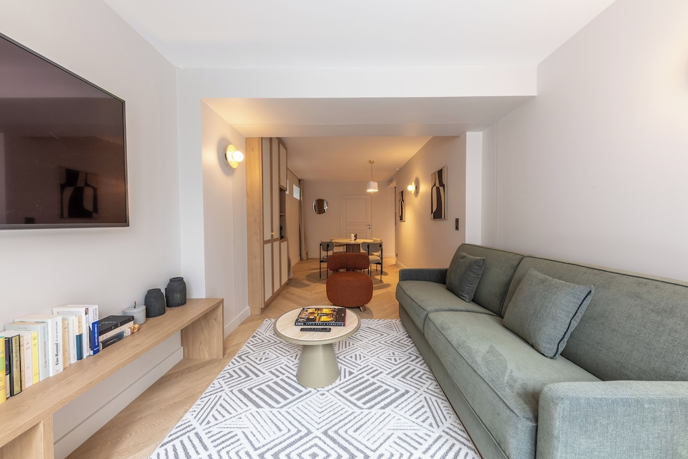Deluxe Apartment photo 2