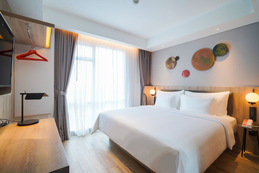 Suite, 2 Bedrooms - Photo 1