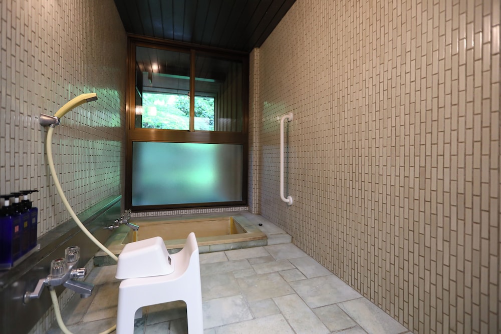 Special Japanese-Western-Style Room With Open-Air Bath(13Tatami+Bedroom/100SQM),Non-Smoking - Photo 8