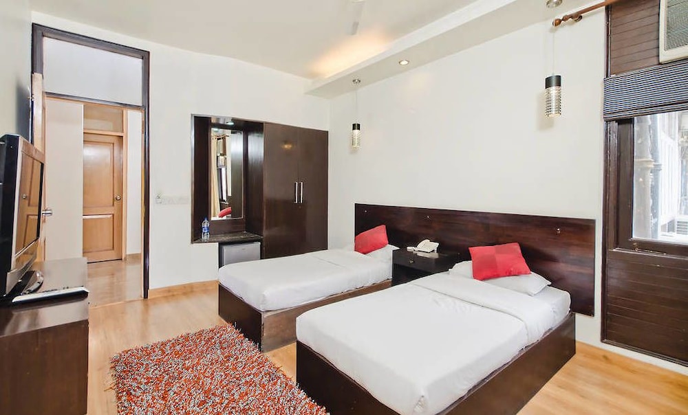 Deluxe Room - Photo 9