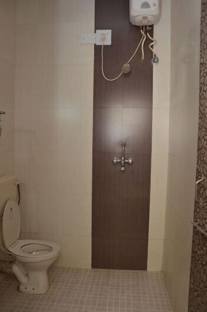 Standard Double Non Ac Room photo 3