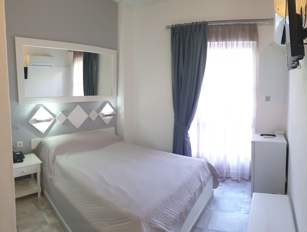 Single Room, Mountain View