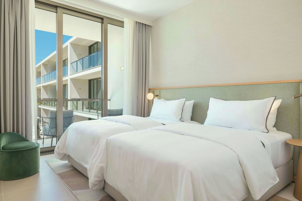 Deluxe Room, 2 Twin Beds, Balcony, Resort View - Photo 2