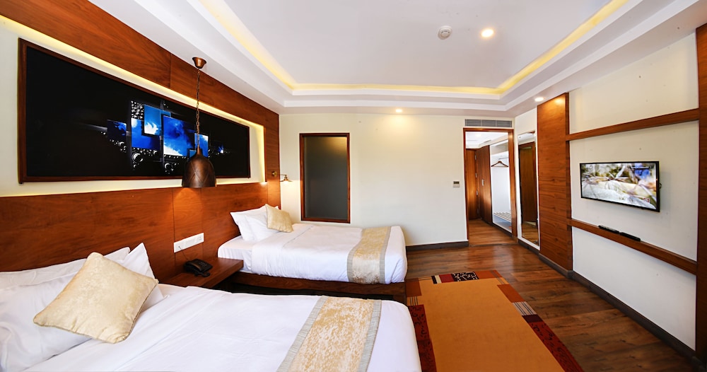Deluxe Twin Room, 2 Bedrooms, Non Smoking, City View photo 2