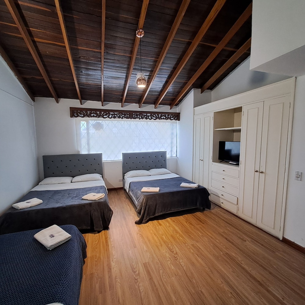 Family Room, City View photo 3