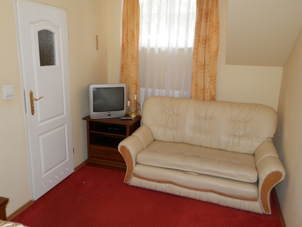 Quadruple Room (Number 207) photo 3