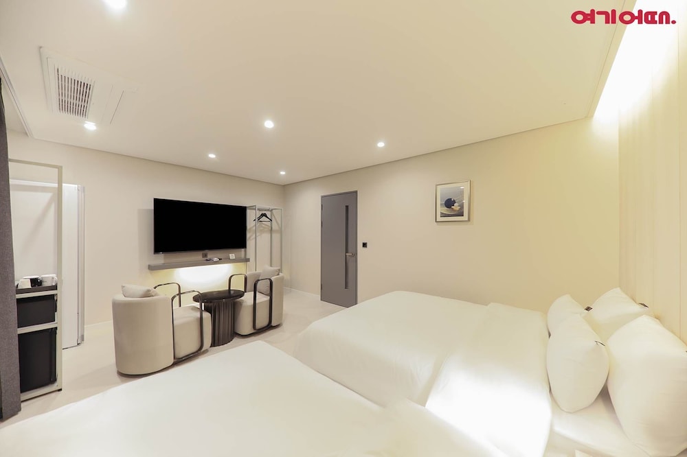 Premium Twin Room