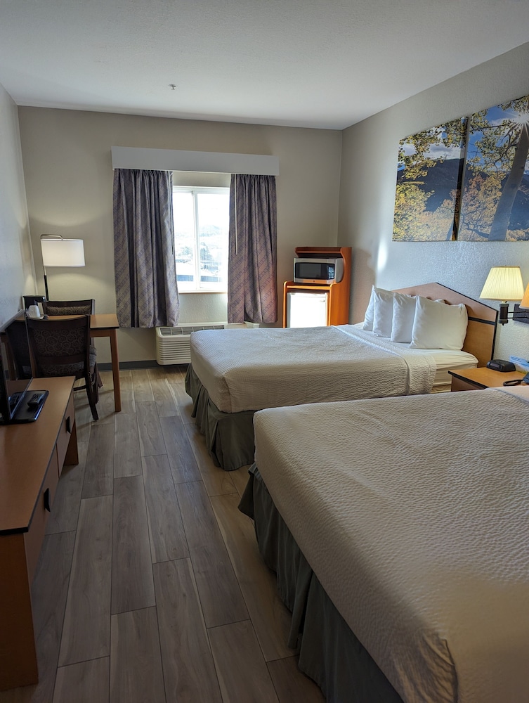 Standard Room, 2 Queen Beds photo 1