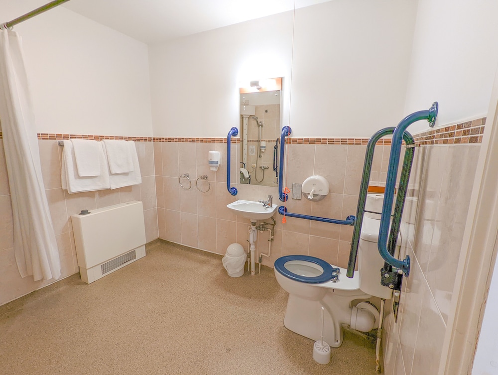 Double Room, 1 King Bed, Mobility Accessible photo 2