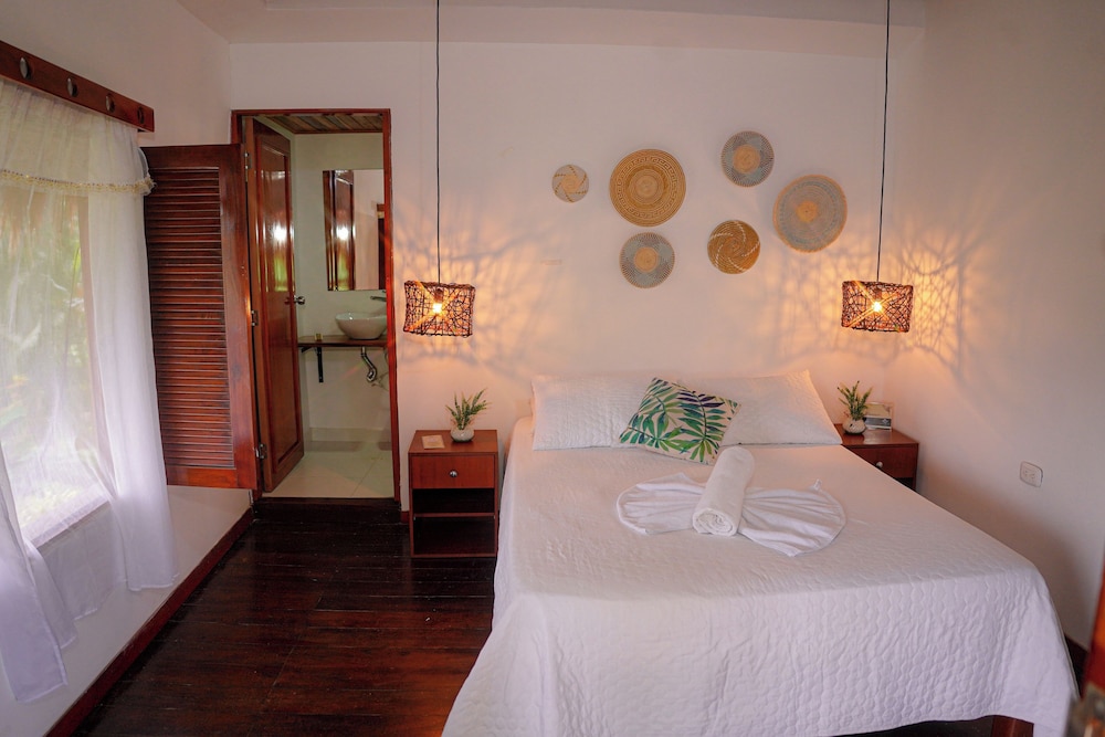 Standard Double Room, Private Bathroom photo 3