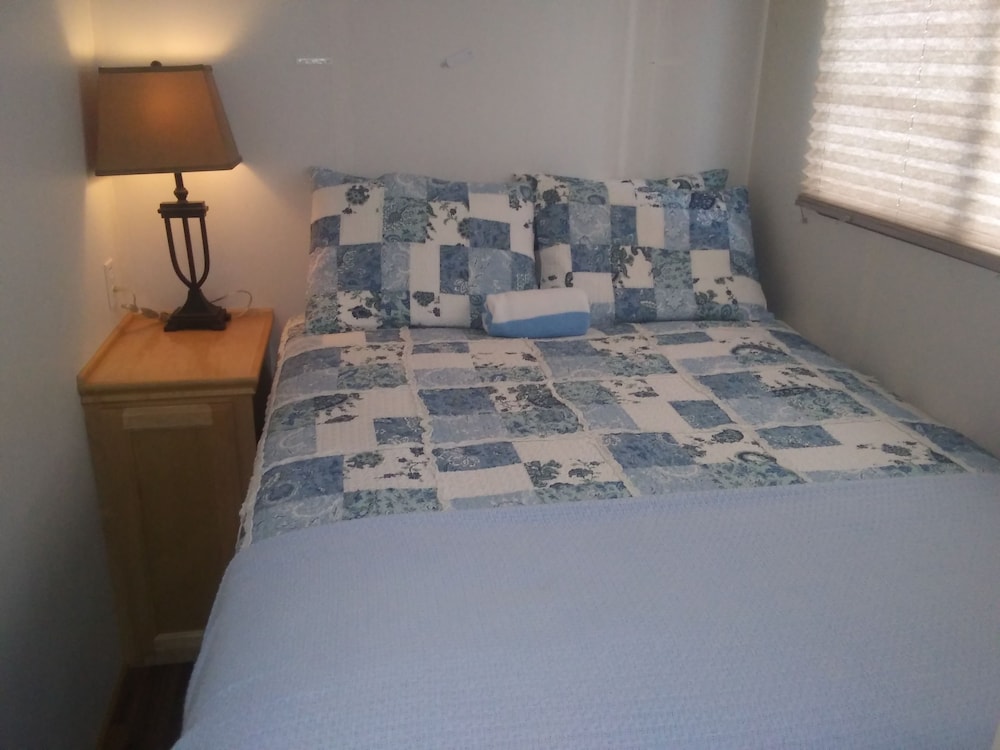 Calypso: Luxury Bungalow, 3 Bedrooms, Full top Balcony, Marina View photo 3