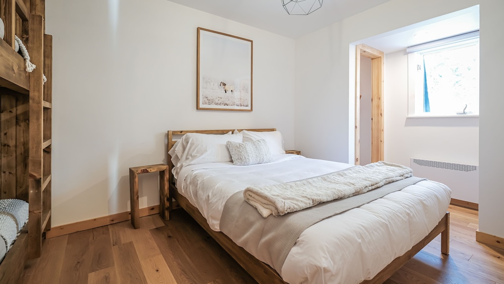 Deluxe Chalet photo 2