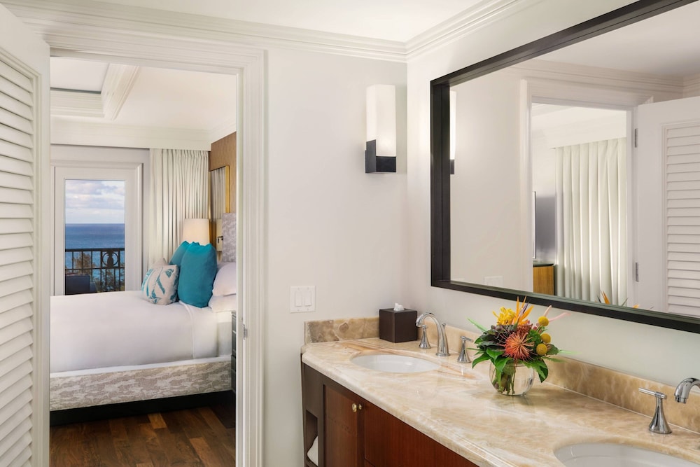 Club Single Room, 1 King Bed With Sofa Bed, Club Lounge Access