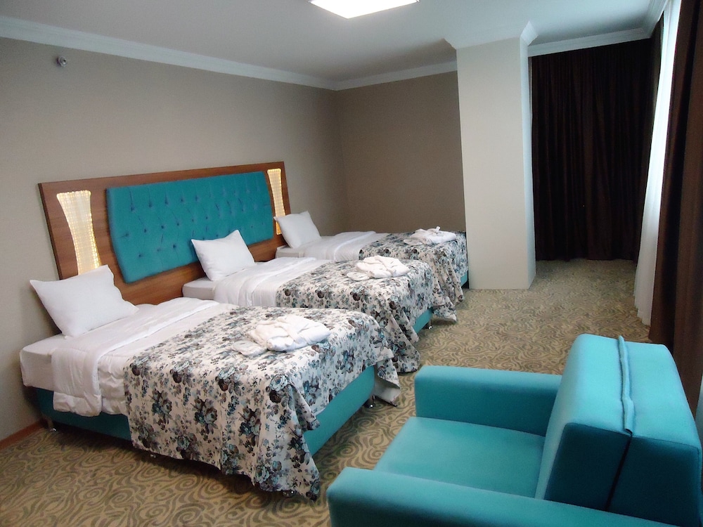 Standard Triple Room, 1 Bedroom, Non Smoking, City View photo 1