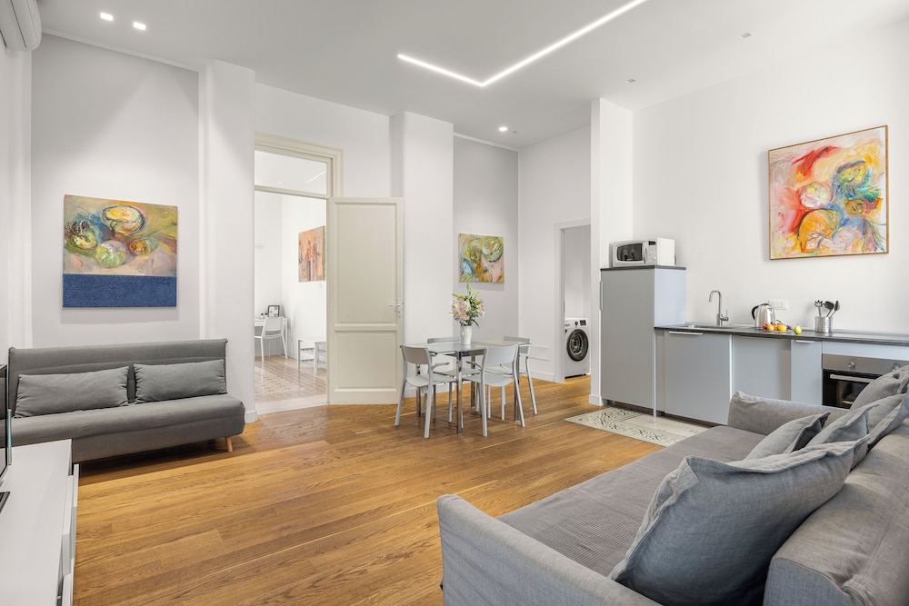 Comfort Apartment, Balcony, City View
