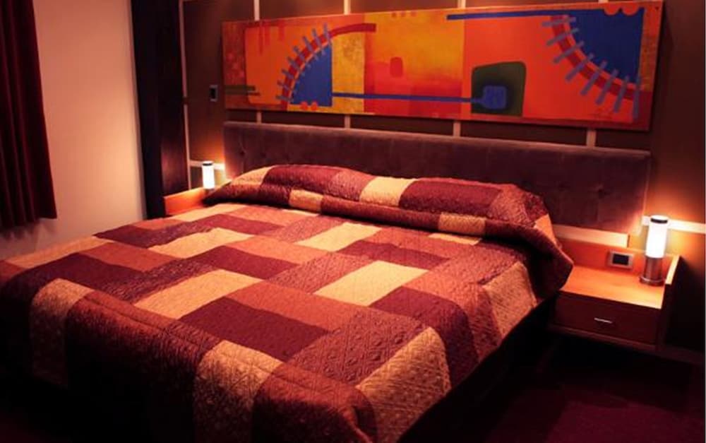 Basic Double Room, 2 Double Beds photo 3