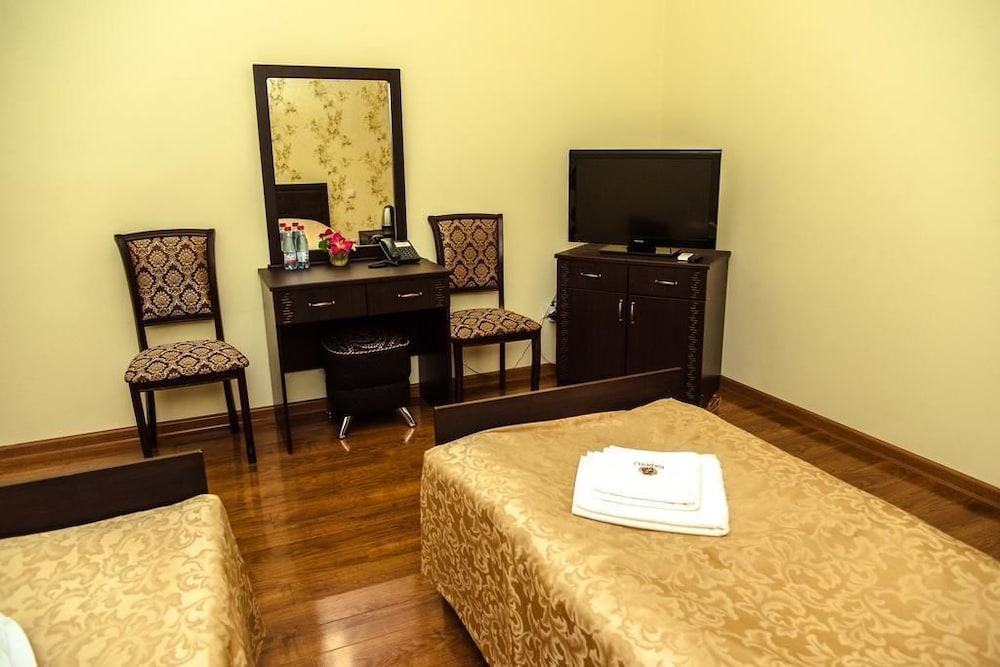 Standard Twin Room, 2 Twin Beds photo 3