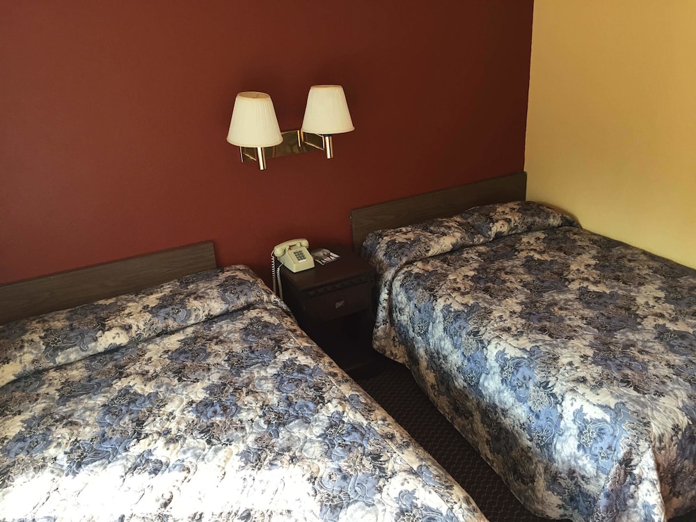 Room, 2 Double Beds photo 2