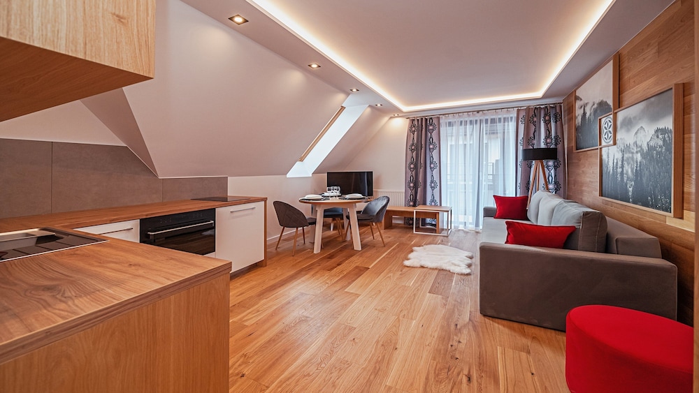 Studio Suite (J11) photo 3
