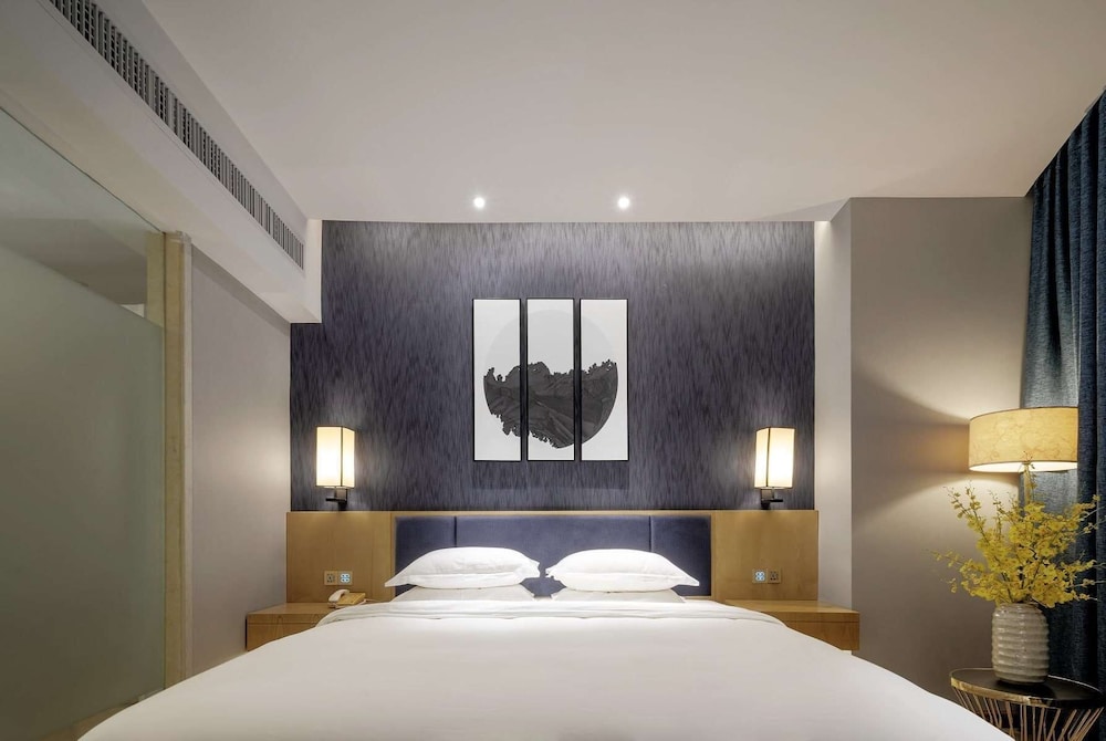 Standard Room, 1 King Bed, Smoking